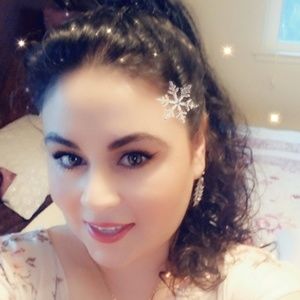 Meet your Posher, Angelica